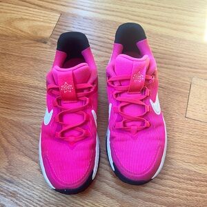 Nike star runner girls sneaker, size 2